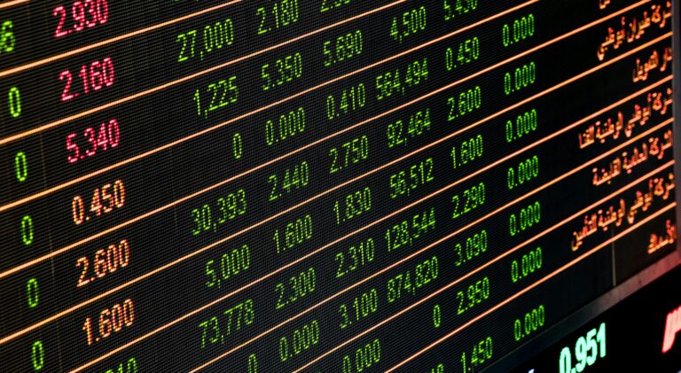 Imagen editorial relacionada con: Dólar a $1.435: mercados calmos mientras el Senado debate la reforma