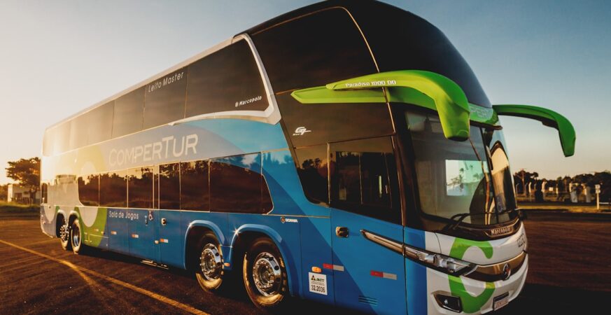 Imagen editorial relacionada con: ¡Caos en la Ciudad! Paro de colectivos por falta de pago: ¿Qué líneas no andan y hasta cuándo sigue el quilombo?