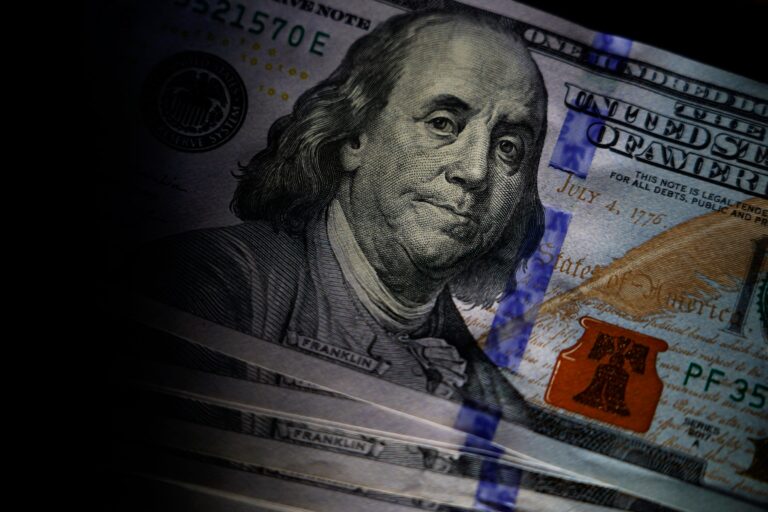 Imagen editorial relacionada con: El Gobierno captó US$295 millones mediante bonos para asegurar el pago de deuda de julio