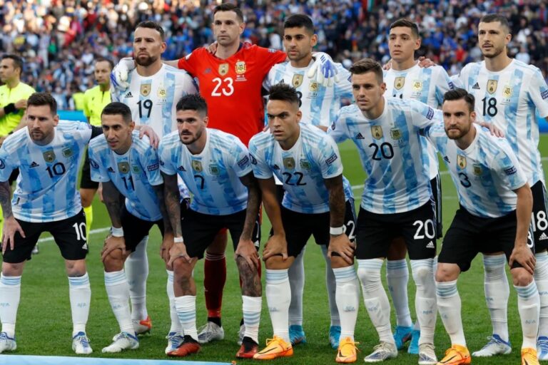 Imagen editorial relacionada con: El fenómeno de la 'mufa' en el fútbol argentino: origen, definiciones y el auge del 'anulo mufa'
