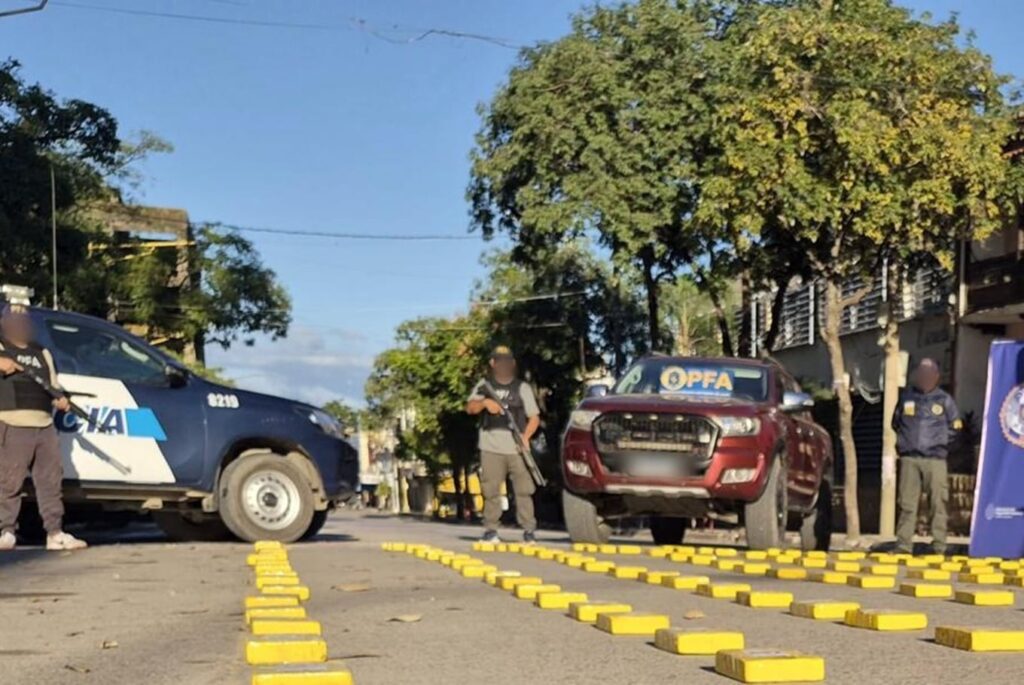 Imagen editorial relacionada con: Desarticulan banda que traficaba cocaína en camiones de construcción desde Salta hacia Córdoba