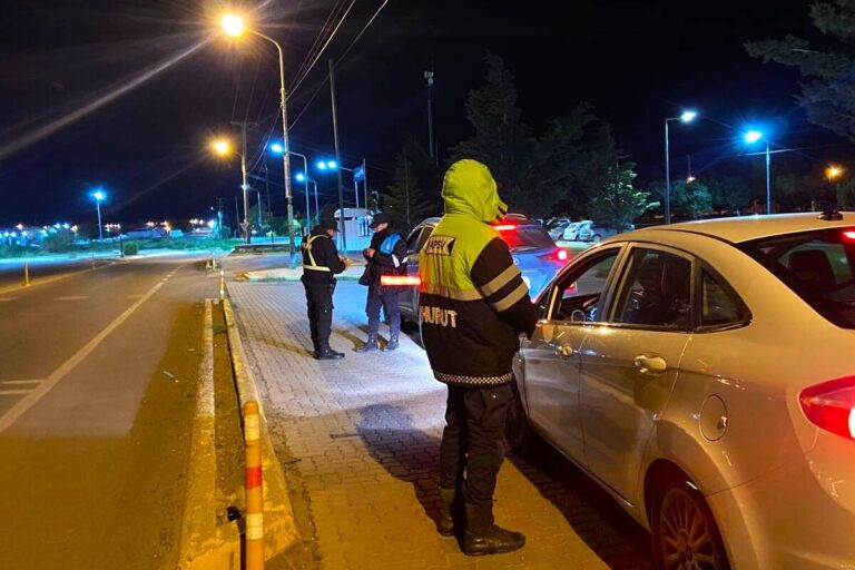 Imagen editorial relacionada con: Detuvieron a un conductor con 2,67 gramos de alcohol en sangre en una ruta de Chubut