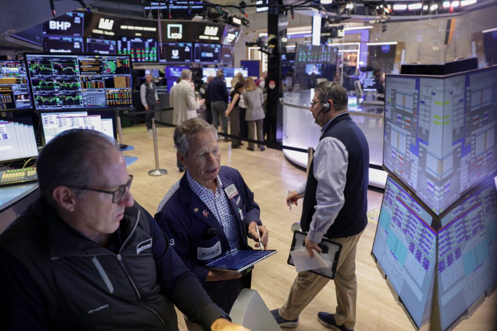 Bajan acciones y bonos argentinos y el riesgo país sube a 535 puntos