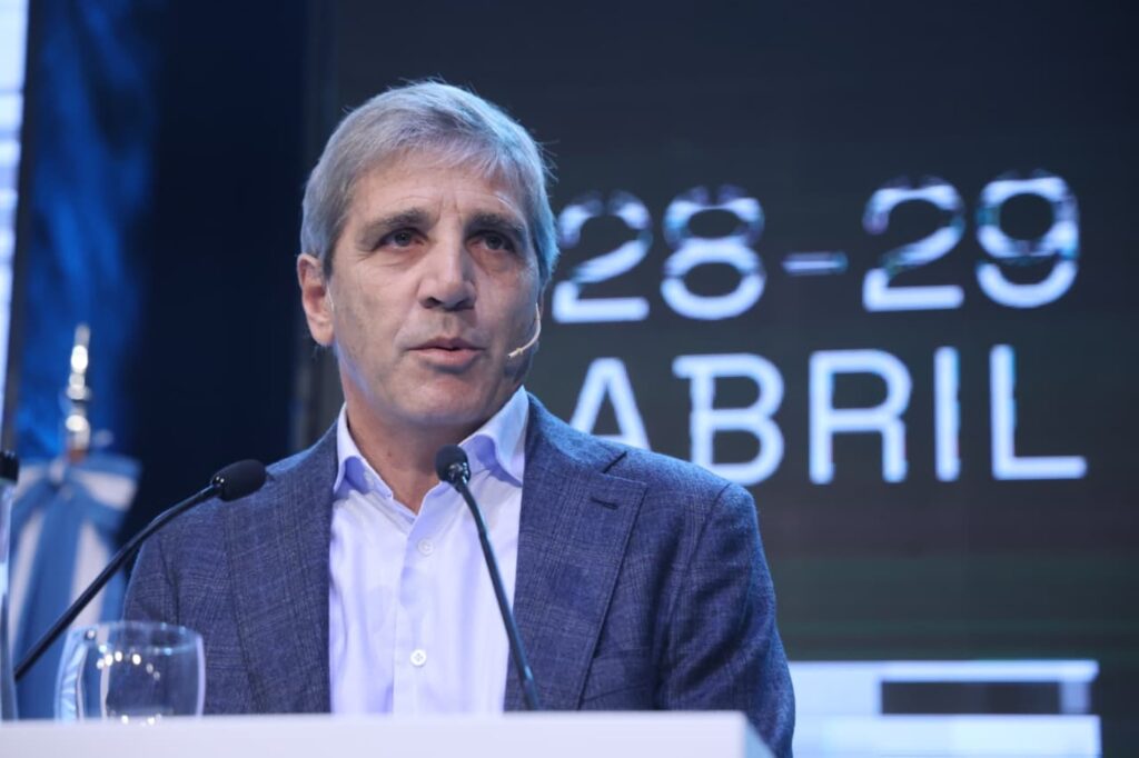 Imagen editorial relacionada con: El Gobierno publica los pliegos para privatizar Aysa y espera recaudar US$500 millones