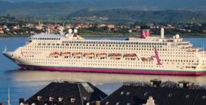 Imagen editorial relacionada con: Brote de gastroenteritis en un crucero frente a Burdeos deja un muerto y 1700 aislados