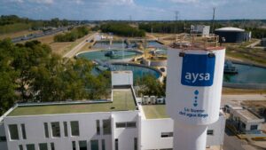 Imagen editorial relacionada con: El Gobierno publica los pliegos para privatizar AySA y proyecta recaudar USD 500 millones