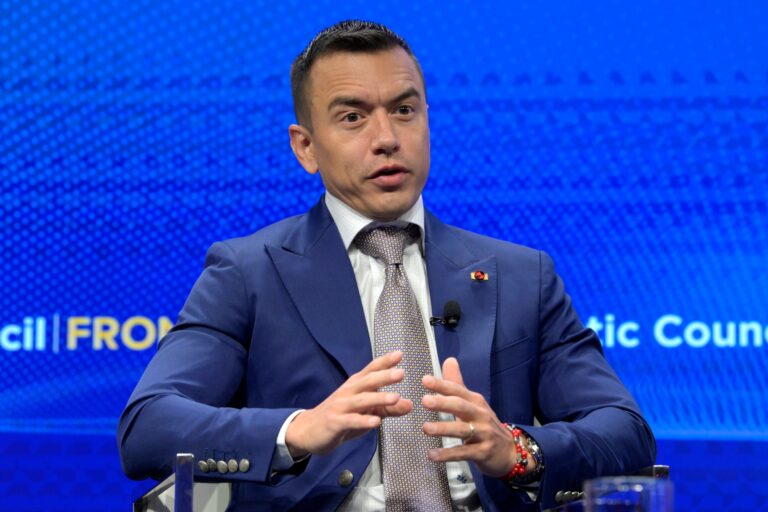 Noboa defendió el bombardeo conjunto con EE.UU. en la frontera norte