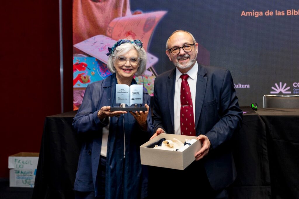Imagen editorial relacionada con: Canela fue distinguida como Amiga de las Bibliotecas Populares 2026 en la Feria del Libro
