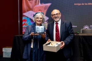 Imagen editorial relacionada con: Canela fue distinguida como Amiga de las Bibliotecas Populares 2026 en la Feria del Libro