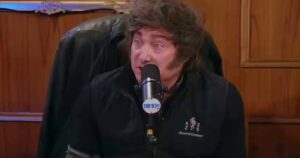 Imagen editorial relacionada con: Milei respaldó al diputado Quintar por la compra del Tesla y reveló un pedido a Musk