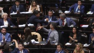 Imagen editorial relacionada con: La Libertad Avanza convoca a sesión especial para bloquear la interpelación a Manuel Adorni