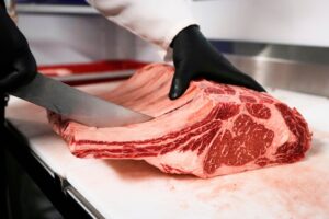 Imagen editorial relacionada con: El precio de la carne vacuna aumentó 65,3% en un año y el consumo cayó a mínimos históricos