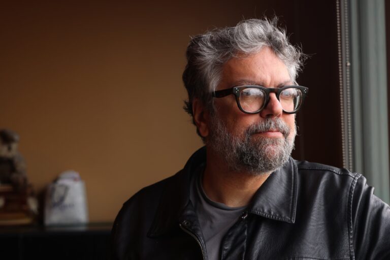 Imagen editorial relacionada con: Liniers presentó su nuevo libro y analizó el impacto de sus proyectos con el Dibu Martínez
