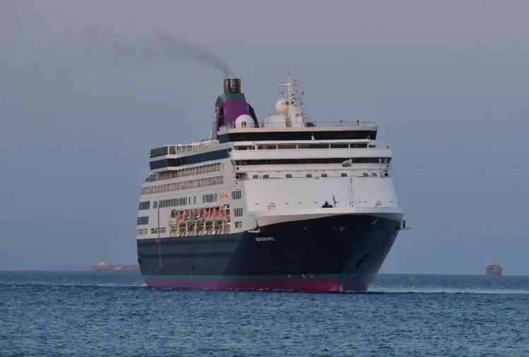 Imagen editorial relacionada con: Aislaron a 1700 personas en un crucero en Francia tras un brote y una muerte