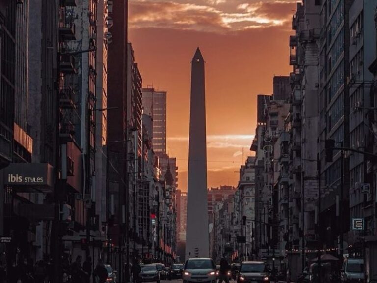 Imagen editorial relacionada con: La esquina de Defensa y Alsina se consolida como el rincón más antiguo de Buenos Aires