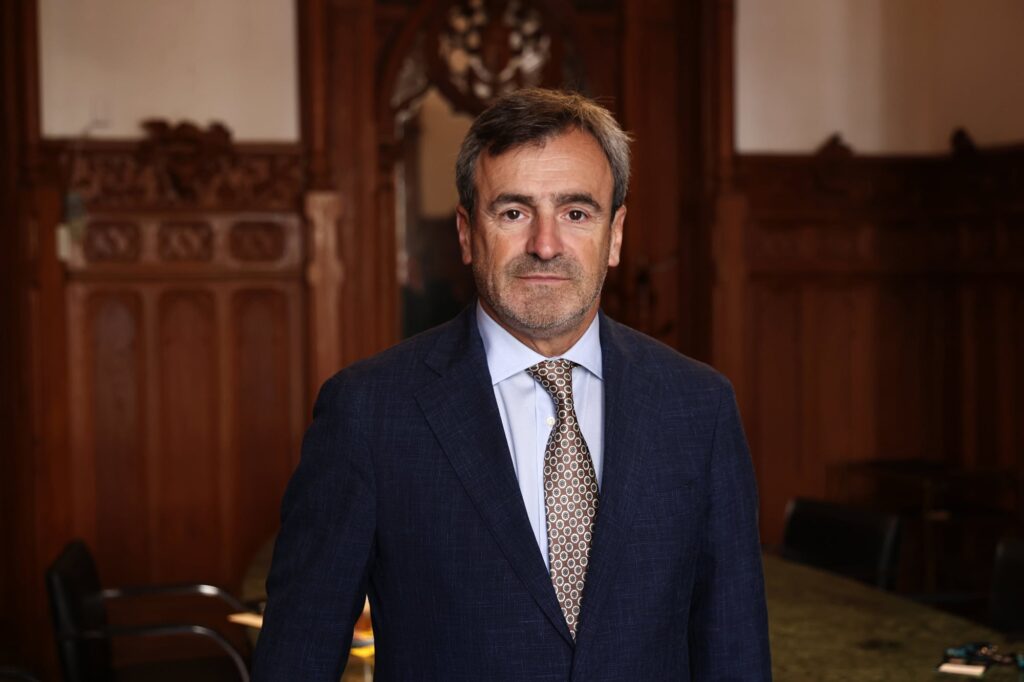 Imagen editorial relacionada con: La UIA reclama un RIGI Industrial y gestiona una reunión clave con Luis Caputo