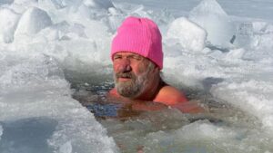 Imagen editorial relacionada con: Wim Hof impulsa un método de resistencia extrema para optimizar el sistema inmunológico y cerebral