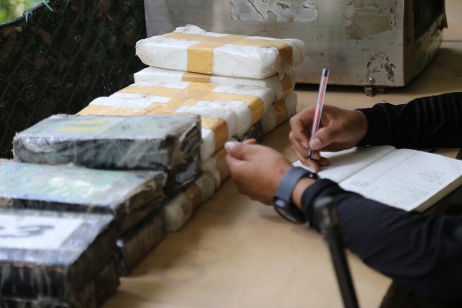 Imagen editorial relacionada con: Ecuador incautó 360 kilos de cocaína valuados en 7 millones de dólares en Manabí