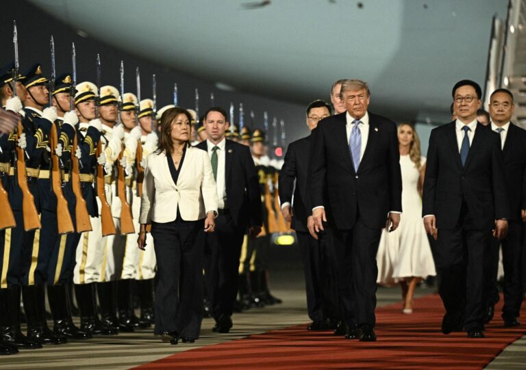 Imagen editorial relacionada con: Trump arribó a Pekín con una comitiva de CEOs para redefinir la relación con China