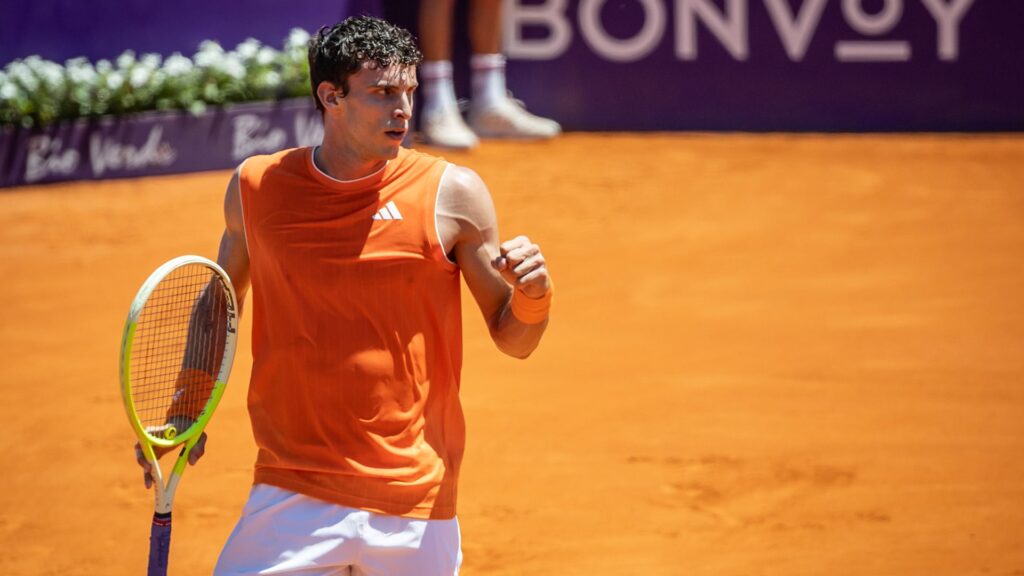 Juan Manuel Cerúndolo avanzó a semifinales tras ganar dos partidos en