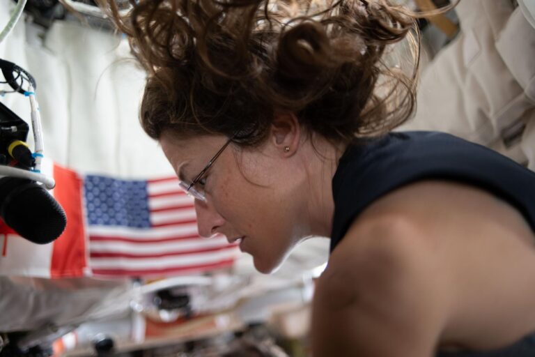 Christina Koch detalló los efectos físicos tras la misión Artemis II