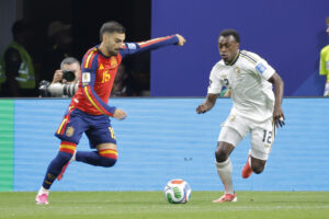 Álex Baena se afianza en el once de España tras golear a Arabia Saudí