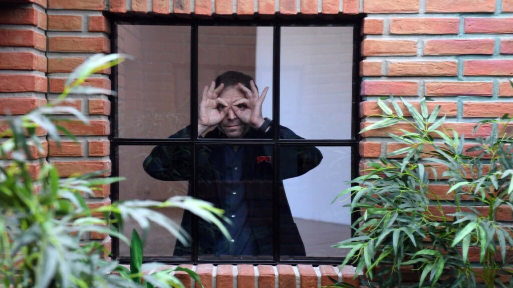 Leandro Erlich inaugura una retrospectiva masiva en el Grand Palais