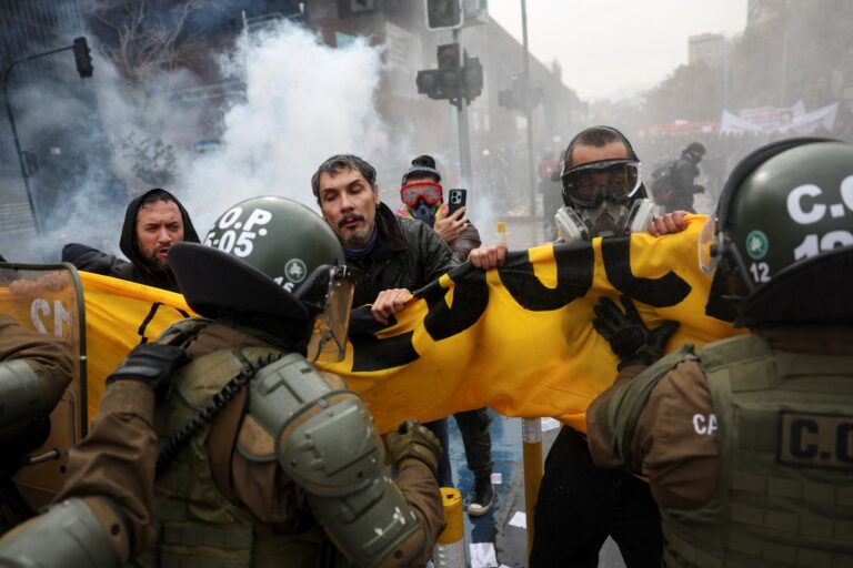 Protestas en Chile: graves incidentes por recortes en educación