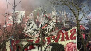 Más de 800 barras de River se movilizaron en el Oeste bonaerense