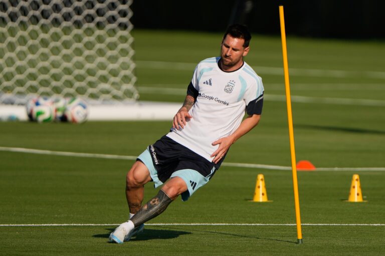 Argentina define el equipo ante Honduras con la mira en el debut