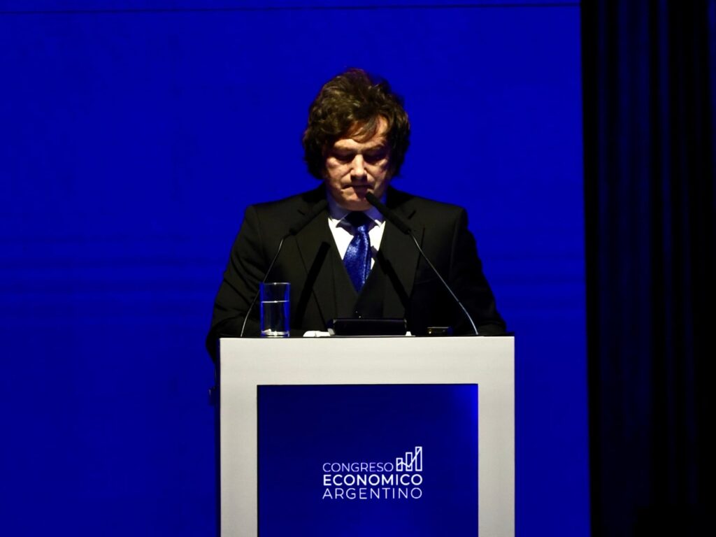 El BCRA alcanzó la meta de reservas y el Senado desafió a Milei