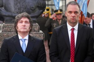 Inminente salida de Manuel Adorni del Gabinete tras denuncias por