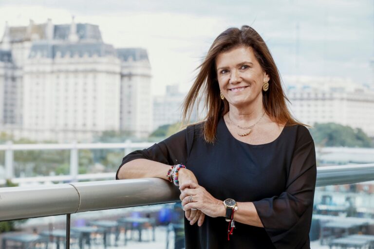 Pilar Sordo define la felicidad como una decisión frente a la crisis