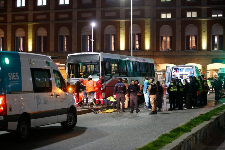 Tragedia en Mar del Plata: un colectivo arrolló a peatones y hay una