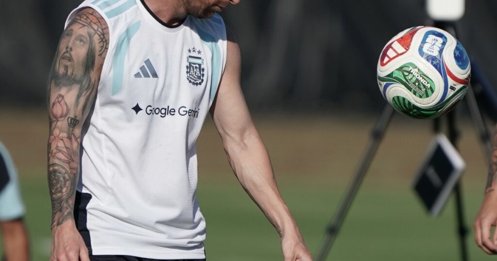 Lionel Messi celebró sus 39 años en la práctica de la Selección