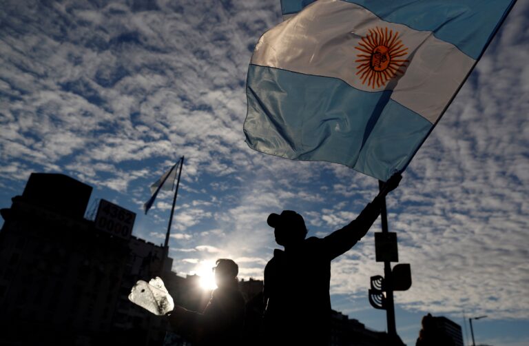 Día de la Bandera: proponen actualizar los valores del símbolo patrio