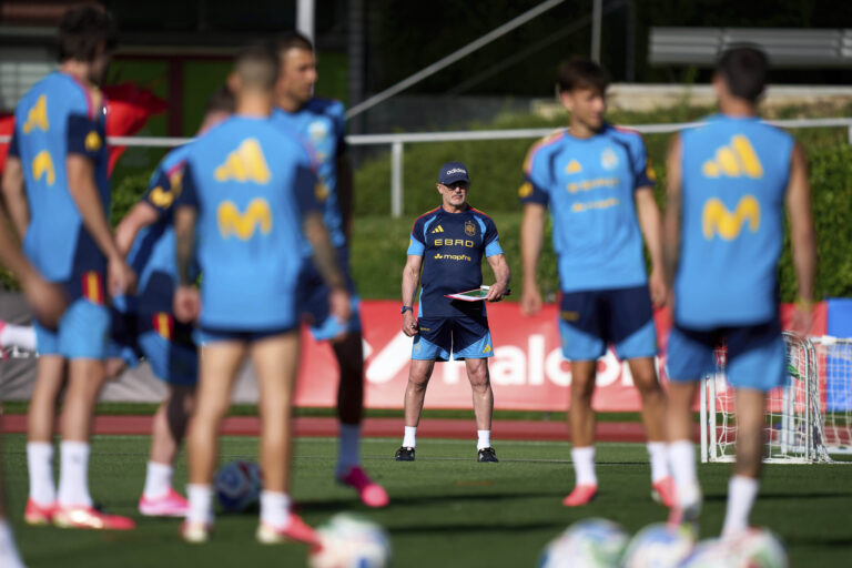 España inicia su preparación mundialista ante Irak en A Coruña