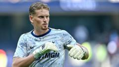 Antonin Kinsky renovó contrato con el Tottenham tras un año clave