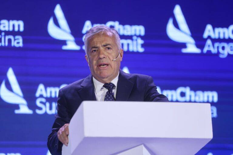 Cornejo lanza la fundación Deliberar para disputar la UCR porteña