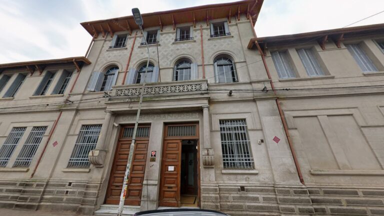 Un alumno fracturó la mandíbula a un docente en un colegio de Tandil