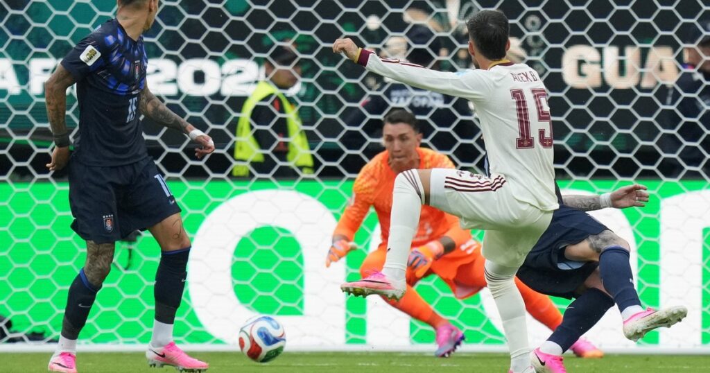 Bielsa reemplazó a Muslera tras un error clave ante España