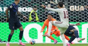 Bielsa reemplazó a Muslera tras un error clave ante España