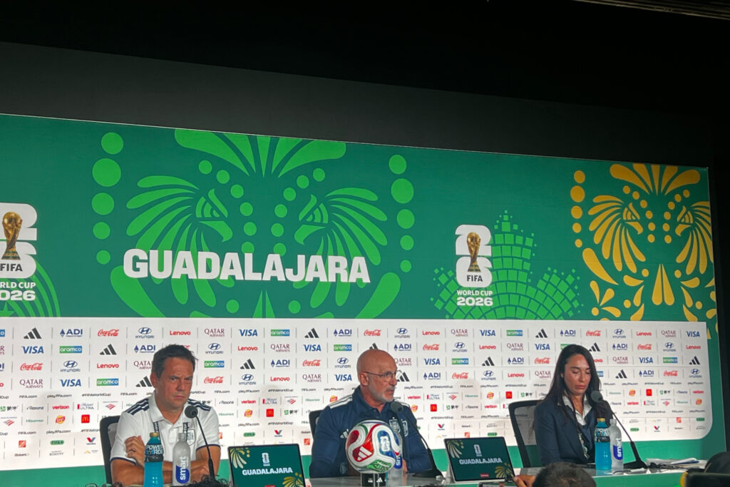 Luis de la Fuente define el equipo ante la Uruguay de Bielsa