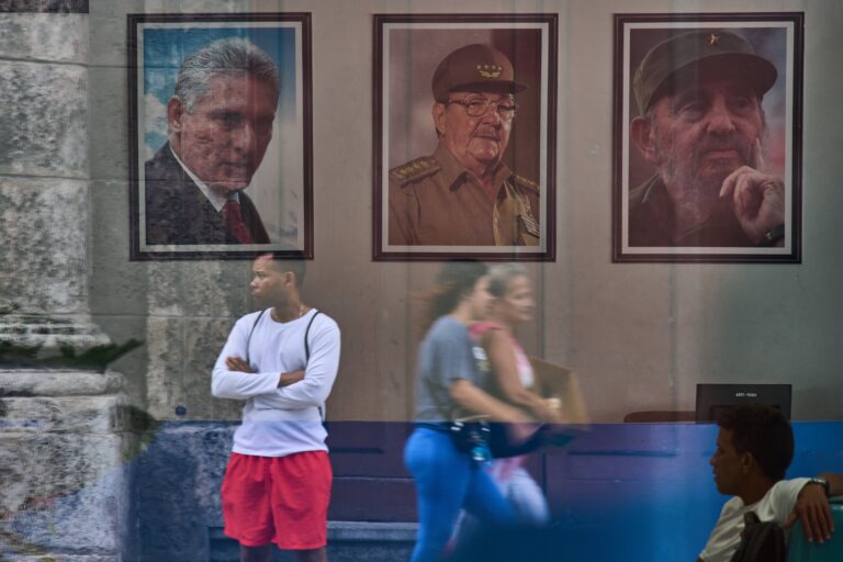 Cuba aprueba reformas económicas históricas ante una crisis extrema