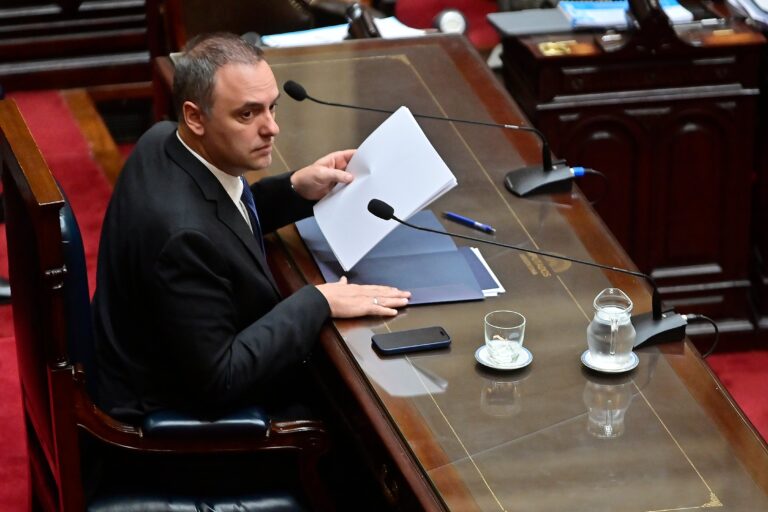 Diputados postergan la interpelación a Adorni a la espera del Senado