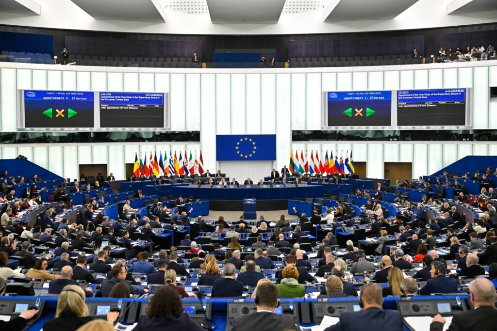 La Eurocámara exige suspender el acuerdo con Cuba por la represión