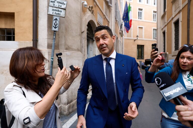 Roberto Vannacci lanza su partido y fractura la derecha italiana