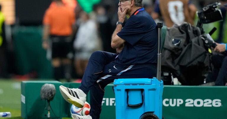 Uruguay quedó eliminado del Mundial tras caer ante España en