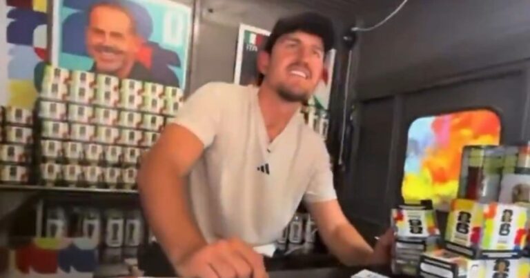 Harry Maguire reaparece en Nueva York tras su exclusión del Mundial