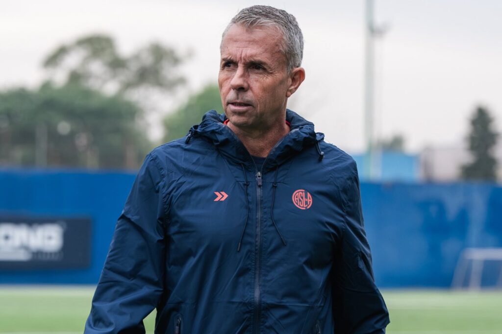 Gustavo Álvarez renunció a la dirección técnica de San Lorenzo